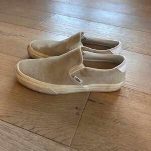 Women’s Size 8.5 Low Top Vans Classics Very Light Grey